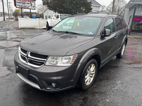 Used 2017 Dodge Journey SXT image 1
