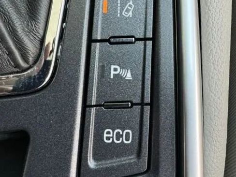 Used 2015 Cadillac SRX Luxury w/ Driver Awareness Package image 37