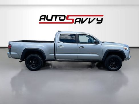 Used 2023 Toyota Tacoma SR5 AWD/4WD image 8
