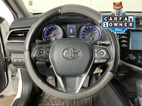 Used 2018 Toyota Camry LE image 16