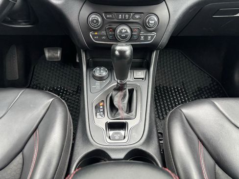 Used 2020 Jeep Cherokee Trailhawk w/ Cold Weather Group image 25