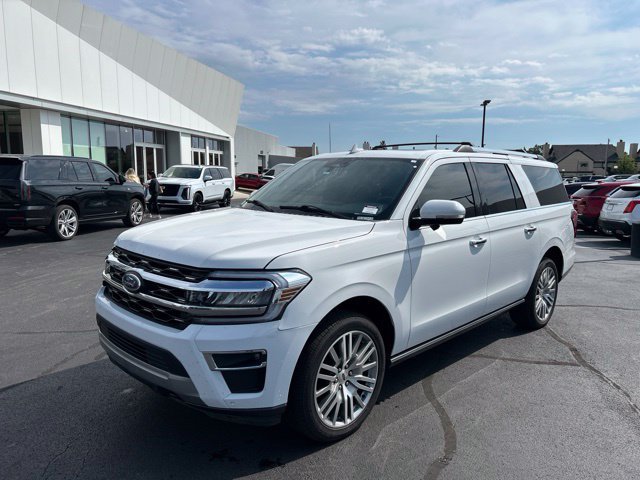 Used 2023 Ford Expedition Max Limited AWD/4WD image 2