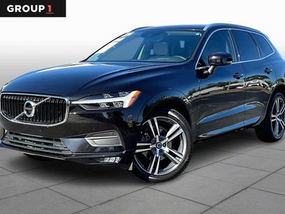 Used 2021 Volvo XC60 T5 Momentum w/ Premium Package