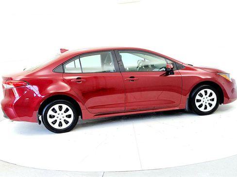 Used 2024 Toyota Corolla LE image 6