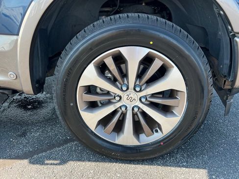 Used 2018 Ford F150 King Ranch w/ Equipment Group 601A Luxury AWD/4WD image 44