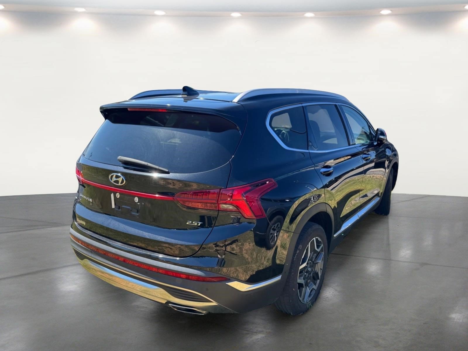 Used 2023 Hyundai Santa Fe Limited w/ Cargo Package FWD image 15