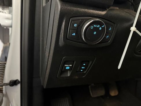 Used 2020 Ford F150 XLT w/ Equipment Group 302A Luxury AWD/4WD image 15
