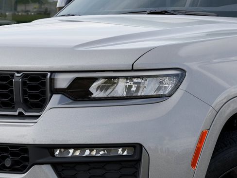 New 2026 Jeep Grand Cherokee L Limited AWD/4WD image 36