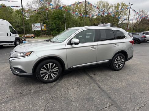 Used 2019 Mitsubishi Outlander SEL AWD/4WD image 5