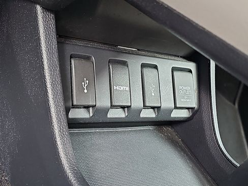 Used 2016 Honda HR-V EX image 23