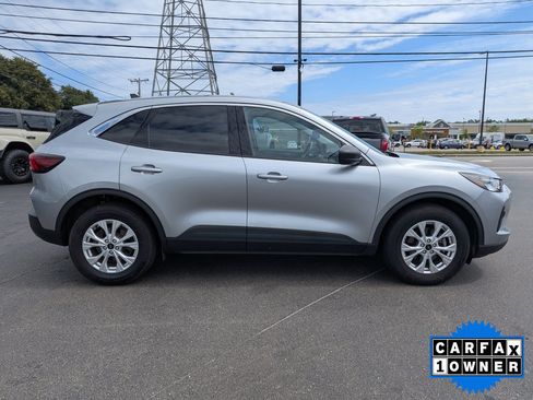 Used 2023 Ford Escape Active AWD/4WD image 3