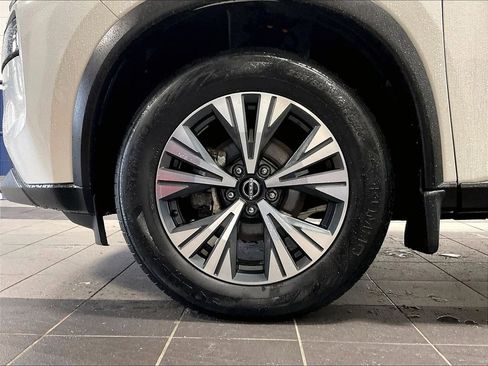 Certified 2023 Nissan Rogue SV AWD/4WD image 7