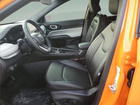 New 2026 Jeep Compass Limited w/ Sun, Sound & Navigation Group AWD/4WD image 16