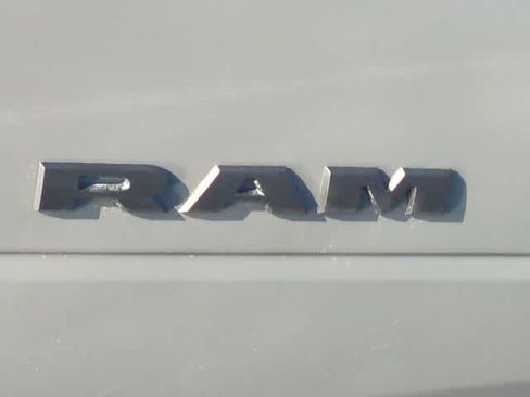 New 2026 RAM 2500 Laramie AWD/4WD image 12