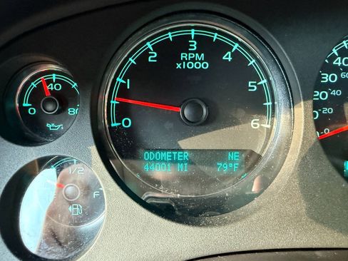 Used 2013 Chevrolet Tahoe LT AWD/4WD image 19