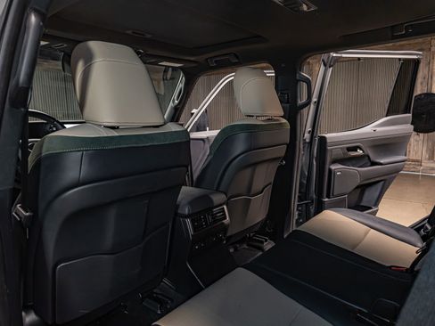 Used 2024 Lexus GX 550 AWD/4WD image 22