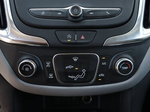 Used 2024 Chevrolet Equinox LS image 30