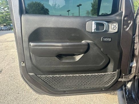 Used 2020 Jeep Wrangler Sport AWD/4WD image 15
