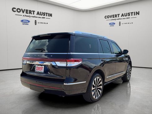 Certified 2024 Lincoln Navigator Reserve AWD/4WD image 5
