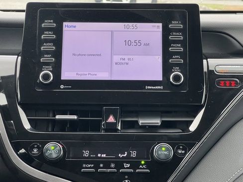 Used 2023 Toyota Camry SE image 14