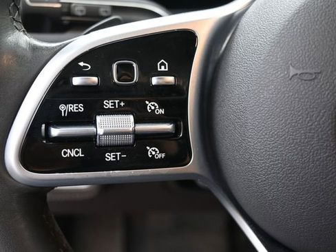 Used 2020 Mercedes-Benz GLE 350 4MATIC image 2