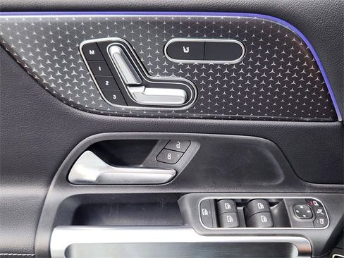 New 2026 Mercedes-Benz GLB 250 4MATIC image 11