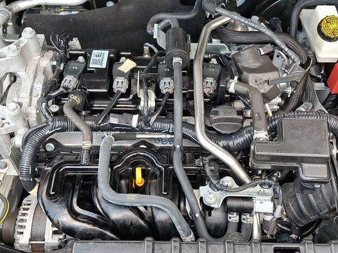 Certified 2025 Nissan Kicks SV AWD/4WD image 29