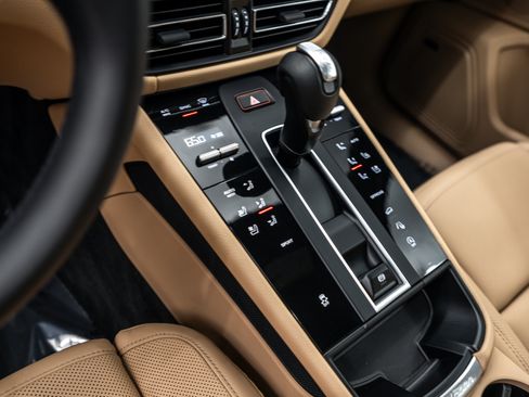 Certified 2026 Porsche Macan AWD/4WD image 14