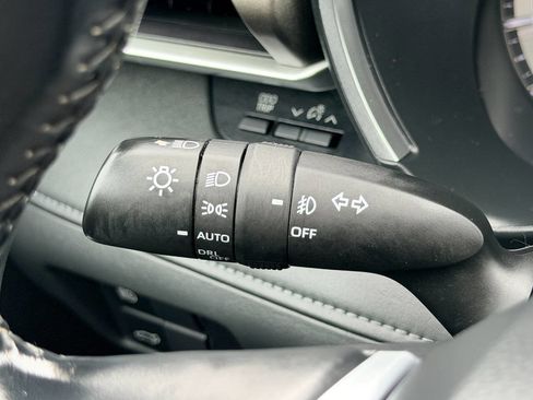 Used 2020 Toyota Highlander XLE FWD image 43
