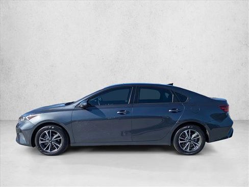Used 2024 Kia Forte LXS FWD image 9