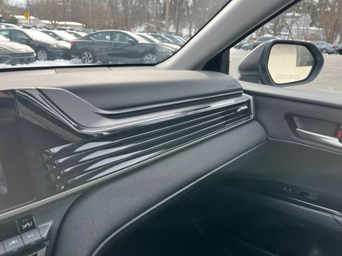 Used 2025 Toyota Camry LE image 30