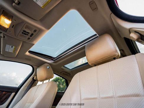 Used 2012 Jaguar XJ image 46