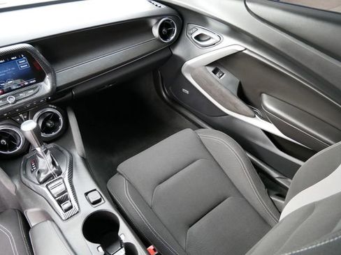 Used 2023 Chevrolet Camaro LT w/ Technology Package image 11