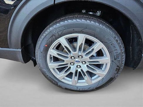 New 2026 Ford Explorer Platinum image 10