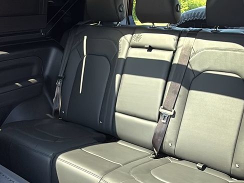 New 2026 Land Rover Defender 90 X-Dynamic SE AWD/4WD image 23