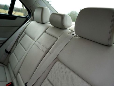 Used 2016 Mercedes-Benz E 350 Sedan image 28