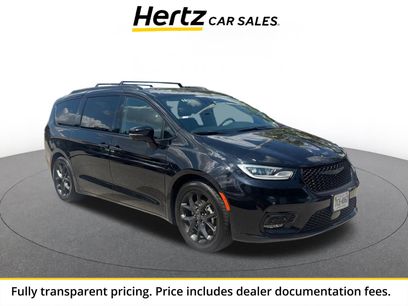 Used 2025 Chrysler Pacifica Limited
