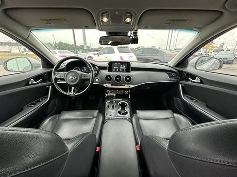 Used 2018 Kia Stinger RWD image 11