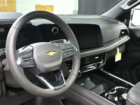 New 2026 Chevrolet Suburban Premier image 22