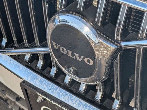 Used 2023 Volvo XC60 B6 Ultimate w/ Climate Package image 10