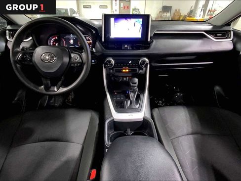 Used 2025 Toyota RAV4 XLE image 16