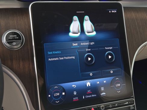 Used 2022 Mercedes-Benz C 300 Sedan image 29