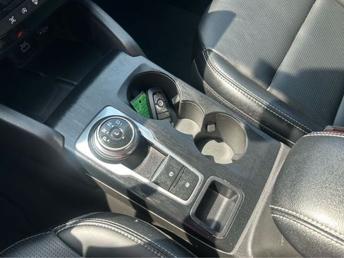 Used 2025 Ford Escape Platinum AWD/4WD image 43