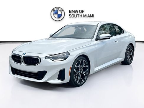 New 2025 BMW 230i Coupe image 3