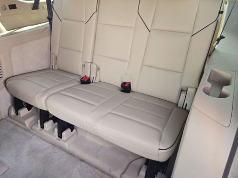 Used 2021 Cadillac Escalade ESV Premium Luxury w/ Performance Package image 32