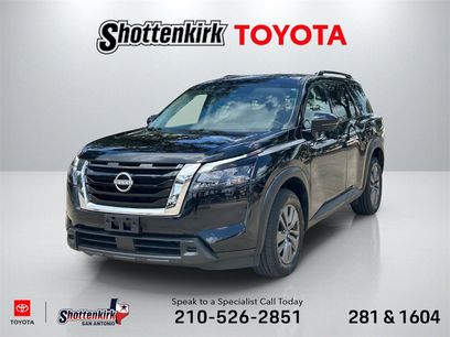 Used 2024 Nissan Pathfinder SV