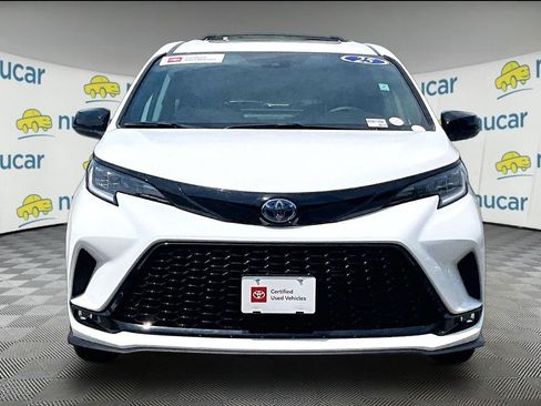 Used 2025 Toyota Sienna XSE w/ XSE Plus Package AWD/4WD image 2