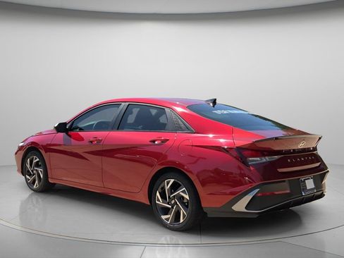 Used 2025 Hyundai Elantra Sport FWD image 6