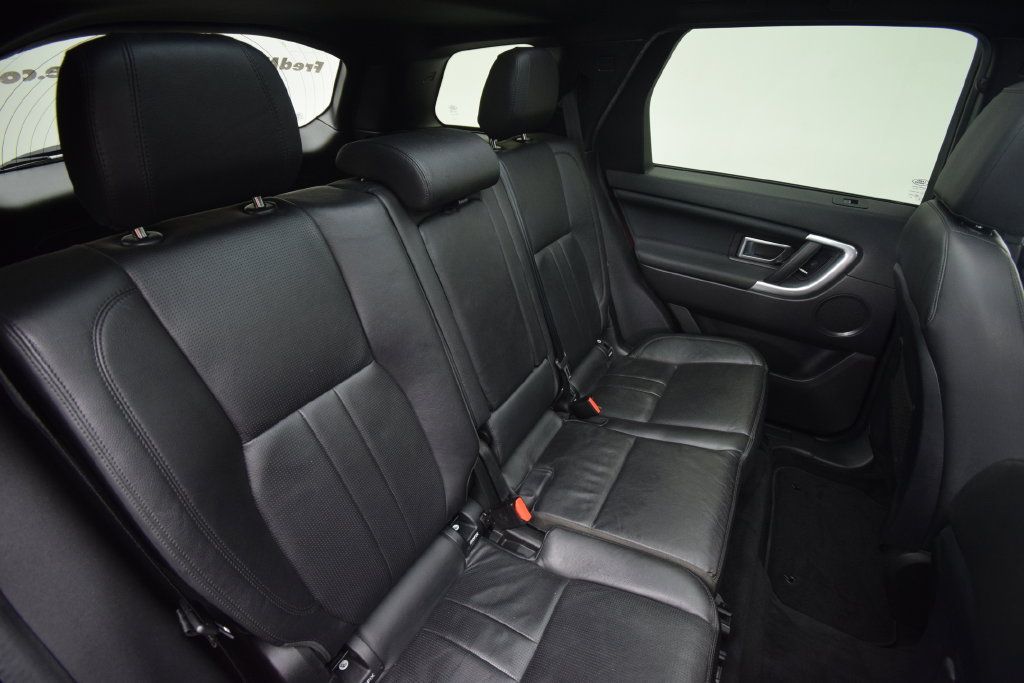 Used 2019 Land Rover Discovery Sport HSE AWD/4WD image 19