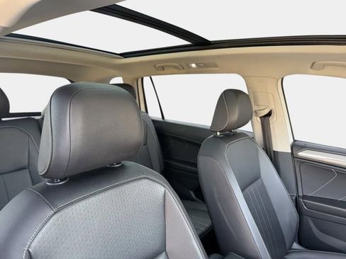 Used 2022 Volkswagen Tiguan SE image 25